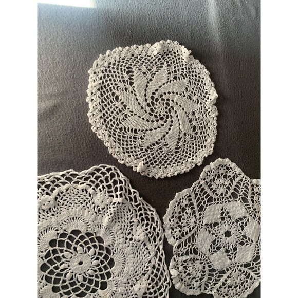 Vintage Handmade Crochet Doilies Set of 3 - Picture 4 of 12